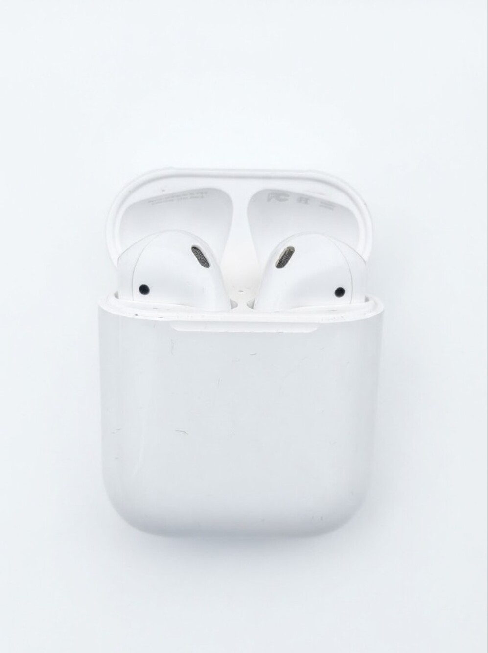 Parts/Repair Apple AirPods 2 (Model A2032) + Air Jordan 1 Case